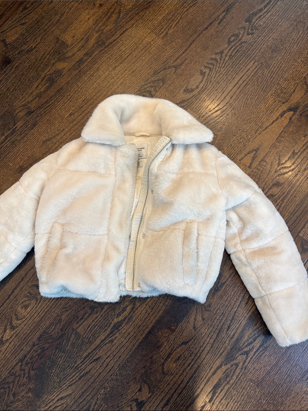 Abercrombie & Fitch Cream Faux Fur Jacket - Lightweight Cozy Coat xs